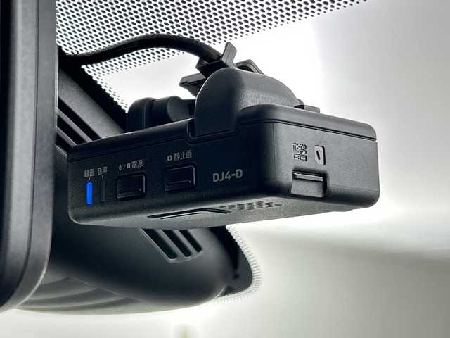 日産 セレナ e－パワー ハイウェイスター V 愛知県 2018(平30)年 5.7万km アズライトブルー 純正9型SDナビゲーション【MM518D-L】/フルセグTV/CD/DVD/MSV/Bluetooth/インテリジェントアラウンドビューモニター/インテリジェントルームミラー/ハンズフリー両側電動スライドドア【サンセード】/セーフティパックB/プロパイロット/車線逸脱防止支援システム/踏み間違い防止アシスト/インテリジェントパーキングアシスト/標識検知機能/ふらつき警報/フロントバックソナー/ヒーター付きドアミラー/電動パーキング/オートブレーキホールド/インテリジェントエマージェンシーブレーキ/LDW車線逸脱警報/レーダークルーズコントロール/オートハイビーム/合皮コンビシート/革巻きステアリング/ステアリングヒーター/社外前方ドライブレコーダー/ドライブモード/2列目3列目USB電源ソケット・パーソナルテーブル/プッシュスタート/インテリジェントキー/純正サイドシル・リアスポイラー/純正15インチアルミホイール/LEDヘッドランプ/オートライト/フロントフォグランプ