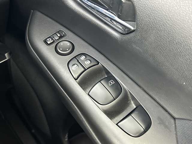 日産 セレナ e－パワー ハイウェイスター V 愛知県 2018(平30)年 5.7万km アズライトブルー 純正9型SDナビゲーション【MM518D-L】/フルセグTV/CD/DVD/MSV/Bluetooth/インテリジェントアラウンドビューモニター/インテリジェントルームミラー/ハンズフリー両側電動スライドドア【サンセード】/セーフティパックB/プロパイロット/車線逸脱防止支援システム/踏み間違い防止アシスト/インテリジェントパーキングアシスト/標識検知機能/ふらつき警報/フロントバックソナー/ヒーター付きドアミラー/電動パーキング/オートブレーキホールド/インテリジェントエマージェンシーブレーキ/LDW車線逸脱警報/レーダークルーズコントロール/オートハイビーム/合皮コンビシート/革巻きステアリング/ステアリングヒーター/社外前方ドライブレコーダー/ドライブモード/2列目3列目USB電源ソケット・パーソナルテーブル/プッシュスタート/インテリジェントキー/純正サイドシル・リアスポイラー/純正15インチアルミホイール/LEDヘッドランプ/オートライト/フロントフォグランプ