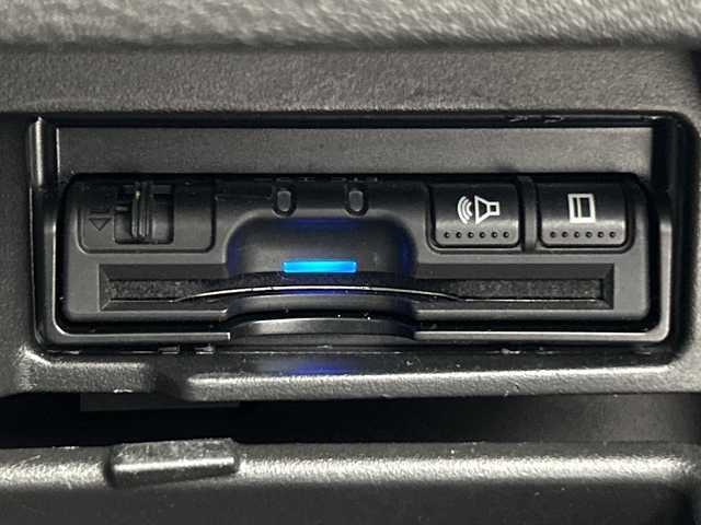 日産 セレナ e－パワー ハイウェイスター V 愛知県 2018(平30)年 5.7万km アズライトブルー 純正9型SDナビゲーション【MM518D-L】/フルセグTV/CD/DVD/MSV/Bluetooth/インテリジェントアラウンドビューモニター/インテリジェントルームミラー/ハンズフリー両側電動スライドドア【サンセード】/セーフティパックB/プロパイロット/車線逸脱防止支援システム/踏み間違い防止アシスト/インテリジェントパーキングアシスト/標識検知機能/ふらつき警報/フロントバックソナー/ヒーター付きドアミラー/電動パーキング/オートブレーキホールド/インテリジェントエマージェンシーブレーキ/LDW車線逸脱警報/レーダークルーズコントロール/オートハイビーム/合皮コンビシート/革巻きステアリング/ステアリングヒーター/社外前方ドライブレコーダー/ドライブモード/2列目3列目USB電源ソケット・パーソナルテーブル/プッシュスタート/インテリジェントキー/純正サイドシル・リアスポイラー/純正15インチアルミホイール/LEDヘッドランプ/オートライト/フロントフォグランプ