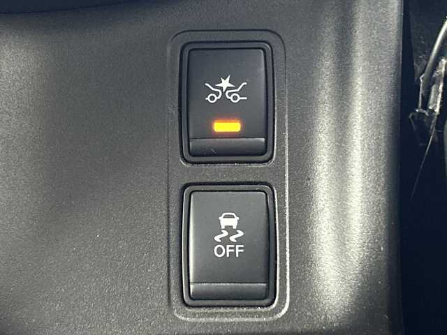 日産 セレナ e－パワー ハイウェイスター V 愛知県 2018(平30)年 5.7万km アズライトブルー 純正9型SDナビゲーション【MM518D-L】/フルセグTV/CD/DVD/MSV/Bluetooth/インテリジェントアラウンドビューモニター/インテリジェントルームミラー/ハンズフリー両側電動スライドドア【サンセード】/セーフティパックB/プロパイロット/車線逸脱防止支援システム/踏み間違い防止アシスト/インテリジェントパーキングアシスト/標識検知機能/ふらつき警報/フロントバックソナー/ヒーター付きドアミラー/電動パーキング/オートブレーキホールド/インテリジェントエマージェンシーブレーキ/LDW車線逸脱警報/レーダークルーズコントロール/オートハイビーム/合皮コンビシート/革巻きステアリング/ステアリングヒーター/社外前方ドライブレコーダー/ドライブモード/2列目3列目USB電源ソケット・パーソナルテーブル/プッシュスタート/インテリジェントキー/純正サイドシル・リアスポイラー/純正15インチアルミホイール/LEDヘッドランプ/オートライト/フロントフォグランプ