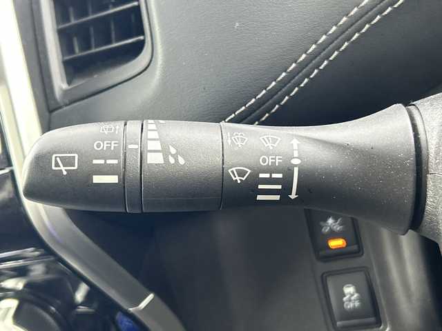 日産 セレナ e－パワー ハイウェイスター V 愛知県 2018(平30)年 5.7万km アズライトブルー 純正9型SDナビゲーション【MM518D-L】/フルセグTV/CD/DVD/MSV/Bluetooth/インテリジェントアラウンドビューモニター/インテリジェントルームミラー/ハンズフリー両側電動スライドドア【サンセード】/セーフティパックB/プロパイロット/車線逸脱防止支援システム/踏み間違い防止アシスト/インテリジェントパーキングアシスト/標識検知機能/ふらつき警報/フロントバックソナー/ヒーター付きドアミラー/電動パーキング/オートブレーキホールド/インテリジェントエマージェンシーブレーキ/LDW車線逸脱警報/レーダークルーズコントロール/オートハイビーム/合皮コンビシート/革巻きステアリング/ステアリングヒーター/社外前方ドライブレコーダー/ドライブモード/2列目3列目USB電源ソケット・パーソナルテーブル/プッシュスタート/インテリジェントキー/純正サイドシル・リアスポイラー/純正15インチアルミホイール/LEDヘッドランプ/オートライト/フロントフォグランプ