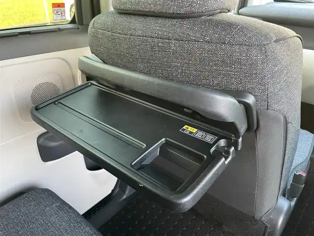 トヨタ シエンタ ハイブリッド Z 鳥取県 2023(令5)年 2.1万km アーバンカーキ 純正８型ＤＰオーディオ／フルセグ／ＢＴ/パノラミックビューカメラ/ブラインドスポットモニター/コンフォートパッケージ/ビルトインＥＴＣ/トヨタセーフティセンス/レーダークルーズコントロール/前席シートヒーター/ステアリングヒーター/両側パワースライド/ＬＥＤライトライト/プッシュスタート/運転席背面ＵＳＢポート/フロアマット/ドアバイザー/スマートキーｘ２