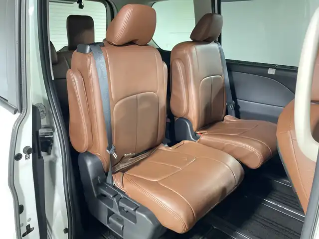 日産 セレナ e－パワー ハイウェイスター V 神奈川県 2020(令2)年 4.1万km ブリリアントホワイトパール 2トーン 純正10インチSDナビ/AM&FM&BT&フルセグTV/全方位モニター/純正フリップダウンモニター/社外前後ドライブレコーダー/純正ビルトインETC/両側パワースライドドア/ハンズフリーパワースライドドア/リアオートエアコン/3列目ヒーターダクト/プロパイロット/全方位運転支援システム/インテリジェントエマージェンシーブレーキ/踏み間違い衝突防止アシスト/車線逸脱防止支援システム/後側方衝突防止支援システム/標識検知機能/前方衝突予測警報/車線逸脱警報/後側方車両検知警報/後退時車両検知警報/電動パーキングブレーキ/ブレーキオートホールド/LEDヘッドライト/オートハイビーム/LEDフォグライト