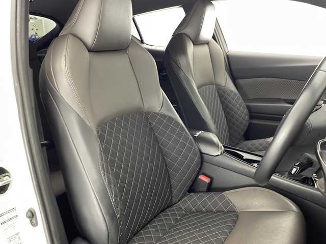 トヨタ Ｃ－ＨＲ G 宮崎県 2020(令2)年 4.5万km ホワイトパールクリスタルシャイン 純正ディスプレイオーディオ/AM/FM/フルセグ/Bluetooth/クルーズコントロール/ドライブレコーダー/電動格納ミラー/ステアリングスイッチ/電子パーキング/バックカメラ/シートヒーター/オートライト/オートホールド/フロアマット/ETC