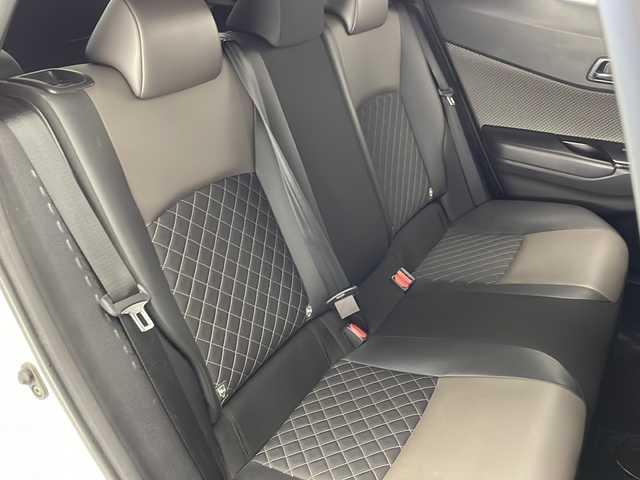 トヨタ Ｃ－ＨＲ G 宮崎県 2020(令2)年 4.5万km ホワイトパールクリスタルシャイン 純正ディスプレイオーディオ/AM/FM/フルセグ/Bluetooth/クルーズコントロール/ドライブレコーダー/電動格納ミラー/ステアリングスイッチ/電子パーキング/バックカメラ/シートヒーター/オートライト/オートホールド/フロアマット/ETC
