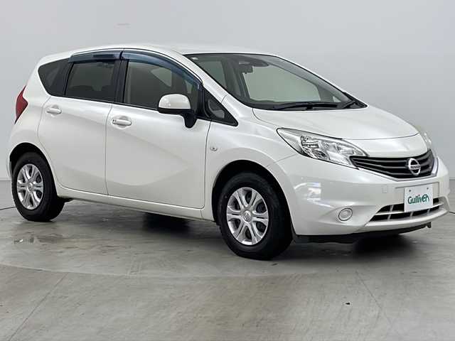 日産 ノート X FOUR エマージェンシーB 道央・札幌 2014(平26)年 6.1万km ブリリアントホワイトパール ・4WD/・社外ナビ＆TV＆CD＆DVD＆BT/・エマージェンシーブレーキ/・レーンキープアシスト/・横滑り防止装置/・スペアキー