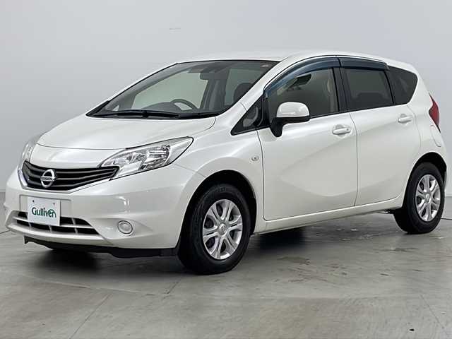 日産 ノート X FOUR エマージェンシーB 道央・札幌 2014(平26)年 6.1万km ブリリアントホワイトパール ・4WD/・社外ナビ＆TV＆CD＆DVD＆BT/・エマージェンシーブレーキ/・レーンキープアシスト/・横滑り防止装置/・スペアキー