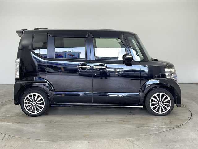ホンダ Ｎ ＢＯＸ カスタム G ターボパッケージ 兵庫県 2012(平24)年 5.3万km クリスタルブラックパール ・社外ナビ/Bluetooth/CD/DVD/SD/USB/テレビ/・バックカメラ/・クルーズコントロール/・横滑り防止装置/・両側パワースライドドア/・ステアリングスイッチ/・パドルシフト/・フロアマット/・HIDヘッドライト/・オートライト/・純正15インチアルミホイールタイヤ/・スマートキー/・プッシュスタートボタン/・ドアバイザー/・Wエアバッグ/・電動格納ミラー