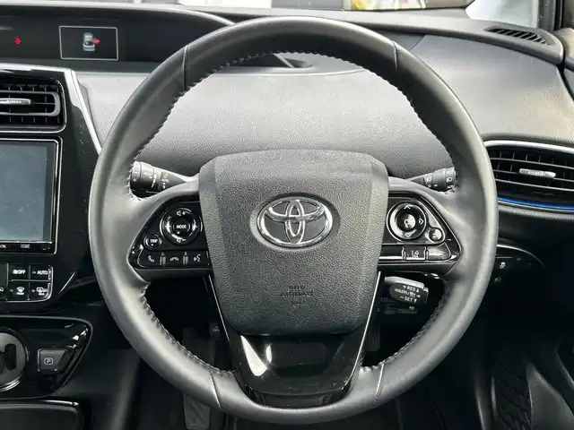 トヨタ プリウス A ツーリングセレクション 神奈川県 2021(令3)年 3.4万km シルバーM 純正9型SDナビ/（CD/DVD/BT/SD/フルセグ）/４WD/パノラミックビューモニター/ドライブレコーダー前後/プリクラッシュセーフティ/レーダークルーズコントロール/運転席パワーシート/レザーシート/ETC/LEDヘッドライト/オートライト/オートハイビーム/純正17インチAW/前席シートヒーター/プッシュスタート/スマートキー/フロアマット