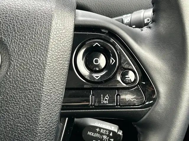 トヨタ プリウス A ツーリングセレクション 神奈川県 2021(令3)年 3.4万km シルバーM 純正9型SDナビ/（CD/DVD/BT/SD/フルセグ）/４WD/パノラミックビューモニター/ドライブレコーダー前後/プリクラッシュセーフティ/レーダークルーズコントロール/運転席パワーシート/レザーシート/ETC/LEDヘッドライト/オートライト/オートハイビーム/純正17インチAW/前席シートヒーター/プッシュスタート/スマートキー/フロアマット