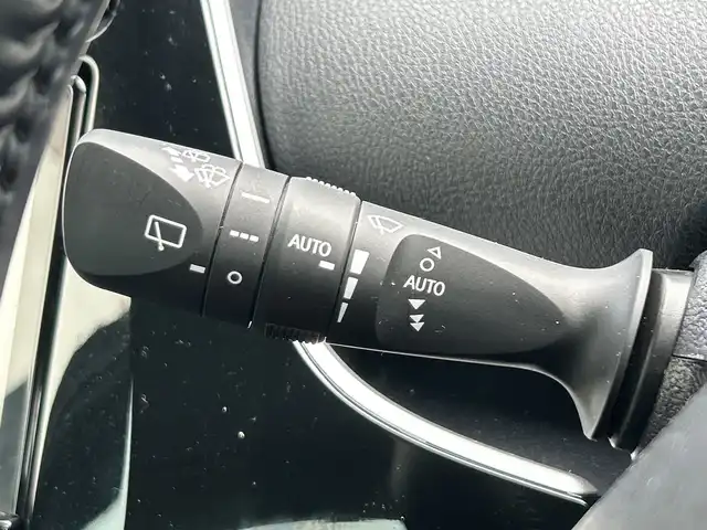 トヨタ プリウス A ツーリングセレクション 神奈川県 2021(令3)年 3.4万km シルバーM 純正9型SDナビ/（CD/DVD/BT/SD/フルセグ）/４WD/パノラミックビューモニター/ドライブレコーダー前後/プリクラッシュセーフティ/レーダークルーズコントロール/運転席パワーシート/レザーシート/ETC/LEDヘッドライト/オートライト/オートハイビーム/純正17インチAW/前席シートヒーター/プッシュスタート/スマートキー/フロアマット