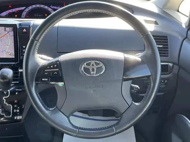 トヨタ エスティマ アエラス プレミアム 宮城県 2014(平26)年 9万km ブラック (株)IDOMが運営する【じしゃロン仙台店】の自社ローン専用車両になりますこちらは現金またはオートローンご利用時の価格です。自社ローンご希望の方は別途その旨お申付け下さい/ハーフレザーシート/パワーシート/両側パワースライドドア/SDナビ/フリップダウンモニター/フルセグ/Bluetooth/バックカメラ/CD/DVD/ETC/クルコン/HIDヘッドライト