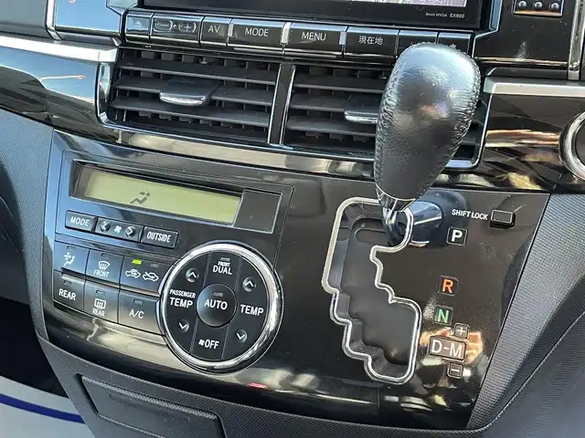 トヨタ エスティマ アエラス プレミアム 宮城県 2014(平26)年 9万km ブラック (株)IDOMが運営する【じしゃロン仙台店】の自社ローン専用車両になりますこちらは現金またはオートローンご利用時の価格です。自社ローンご希望の方は別途その旨お申付け下さい/ハーフレザーシート/パワーシート/両側パワースライドドア/SDナビ/フリップダウンモニター/フルセグ/Bluetooth/バックカメラ/CD/DVD/ETC/クルコン/HIDヘッドライト