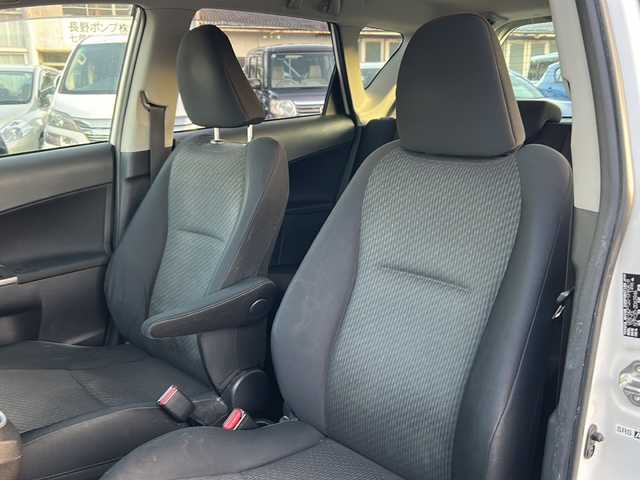 トヨタ ラクティス G 石川県 2014(平26)年 11.4万km ホワイトパールクリスタルシャイン 社外メモリーナビゲーション/【CD/DVD・フルセグTV・BLue】/・バックカメラ/ETC/クルーズコントロール/USB端子/プッシュスタート/オートライト/・ハロゲン/ドアバイザー/純正フロアマット