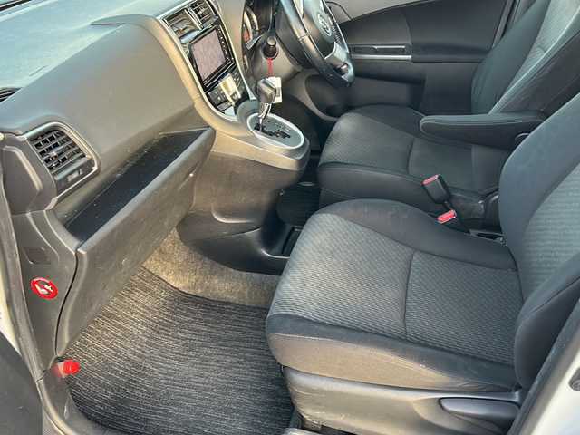 トヨタ ラクティス G 石川県 2014(平26)年 11.4万km ホワイトパールクリスタルシャイン 社外メモリーナビゲーション/【CD/DVD・フルセグTV・BLue】/・バックカメラ/ETC/クルーズコントロール/USB端子/プッシュスタート/オートライト/・ハロゲン/ドアバイザー/純正フロアマット