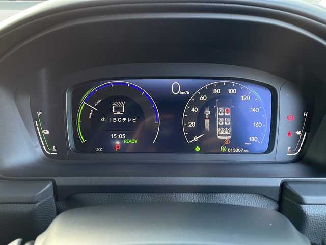 ホンダ ステップワゴン スパーダ eHEV 岩手県 2024(令6)年 1.4万km プラチナホワイトパール 純正メモリーナビ/AM/FM/CD/DVD/Bluetooth/フルセグTV/純正オーディオ/バックカメラ/全方位カメラ/ETC/クルーズコントロール/衝突被害軽減ブレーキ/レーンキープアシスト/横滑り防止装置/シートヒーター/オートライト/オートハイビーム/LEDヘッドライト/フォグランプ/スマートキー/プッシュスタート/電動格納ミラー/純正16インチAW/純正フロアマット/純正ドアバイザー/保証書