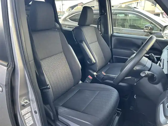 トヨタ ヴォクシー S－G 宮城県 2023(令5)年 2万km メタルストリームM /純正ディスプレイオーディオナビ//FM/AM/BT/フルセグテレビ/スマートフォン連携//CD/DVDデッキ//バックカメラ//左側パワースライドドア//ETC//レーダークルーズコントロール//プリクラッシュセーフティ//レーンディパーチャーアラート//スマートキーx2//LEDヘッドライト//社外アルミスタッドレスタイヤ積込