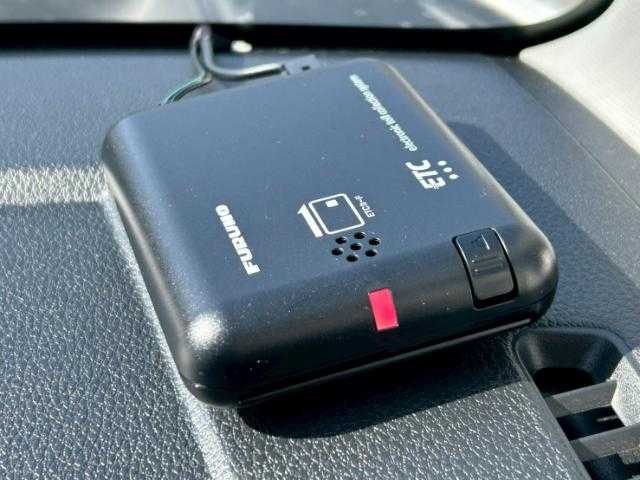 トヨタ ルーミー カスタムG 岩手県 2024(令6)年 2.2万km パールホワイトⅢ 社外ナビ TV/Bluetooth/CD/DVD /バックカメラ　/両側パワスラ　/クルコン　/LEDヘッドライト　/LEDフォグランプ　/寒冷地仕様　/ワイパーデアイサー