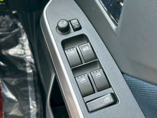 トヨタ ルーミー カスタムG 岩手県 2024(令6)年 2.2万km パールホワイトⅢ 社外ナビ TV/Bluetooth/CD/DVD /バックカメラ　/両側パワスラ　/クルコン　/LEDヘッドライト　/LEDフォグランプ　/寒冷地仕様　/ワイパーデアイサー