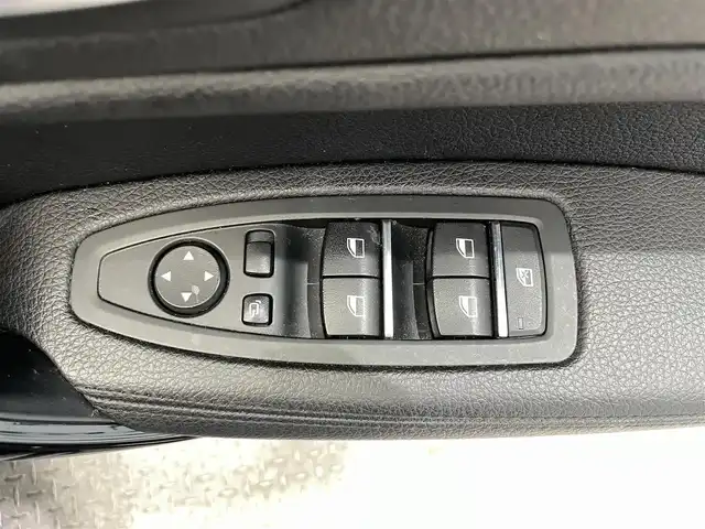 ＢＭＷ １１８ｄ Mスポーツ エディションシャドー 鹿児島県 2019(令1)年 2.2万km グレー ナビ/(Bluetooth/DVD/CD)/バックカメラ/ドライビング・アシスト/　・衝突回避・被害軽減ブレーキ/　・レーン・ディパーチャー・ウォーニング/横滑り防止/アクティブクルーズコントロール/前席パワーシート/シートメモリ/シートヒーター/ドライブレコーダー/ETC/純正アルミホイール/フロアマット/電動格納ミラー/LEDヘッドライト