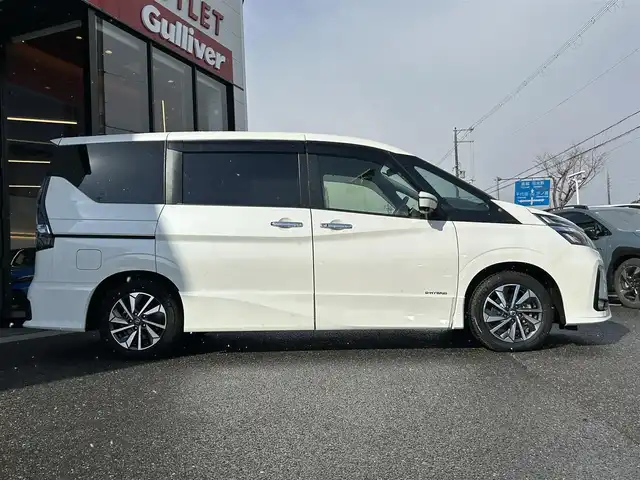 日産 セレナ ハイウェイスター V 大阪府 2020(令2)年 4.4万km ブリリアントホワイトパール ワンオーナー/純正ナビ/アラウンドビューモニター/ブラインドスポットモニター/前方ドライブレコーダー/両側パワースライドドア/クルーズコントロール/LEDヘッドライト/フォグランプ/オートライト/純正アルミホイール/衝突被害軽減システム/スマートキー/オートエアコン/Ｗオートエアコン