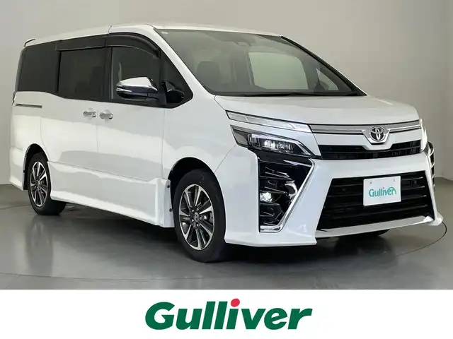 トヨタ ヴォクシー ZS 煌Ⅲ 愛知県 2021(令3)年 3.8万km ホワイトパールクリスタルシャイン 純正９型ナビ　フルセグＴＶ　Ｂｌｕｅｔｏｏｔｈ　純正後席モニター　両側パワスラドア　前後ドラレコ　ハーフレザー　クルコン　セーフティセンス　衝突軽減　車線逸脱　コーナーセンサー　ＬＥＤライト　禁煙車
