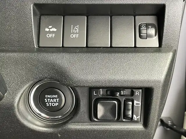 スズキ ジムニー シエラ JL 埼玉県 2021(令3)年 5万km ミディアムグレー 社外ナビ　ビルトインＥＴＣ　ミラーヒーター　シートヒーター　ドライブレコーダー　プッシュスタート　純正アルミホイール　スマートキー　オートライト　ＣＤ　ＤＶＤ　Ｂｌｕｅｔｏｏｔｈ　地デジフルセグＴＶ