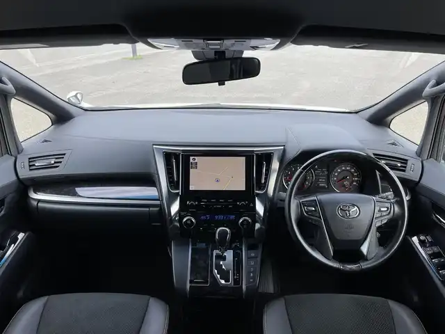 トヨタ ヴェルファイア Z ゴールデンアイズ 道央・札幌 2020(令2)年 4.3万km ホワイトパールクリスタルシャイン ４WD/純正ディーラーOPナビ/CD/DVD/BT/フルセグ/プリクラッシュセーフティ/横滑り防止装置/レーダークルーズコントロール/レーンキープアシスト/クリアランスソナー/パーキングサポートブレーキ/ロードサインアシスト/バックカメラ/ビルトインETC2.0/アイドリングストップ/ECOMODE/nanoe/両側パワースライドドア/パワーバックドア/2列目オットマン/ハーフレザーシート/革巻きウッドコンビステアリング/ステアリングリモコン/AC100V/電動パーキング/ブレーキホールド/MTモード付AT/プッシュスタート/スマートキー/LEDヘッドライト/オートライト/オートハイビーム/フォグランプ/電動格納ミラー/ウィンカーミラー/フロアマット/ドアバイザー/スペアキー