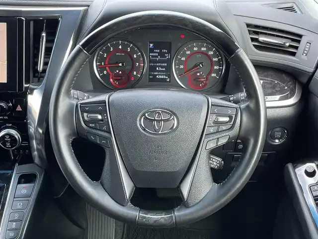 トヨタ ヴェルファイア Z ゴールデンアイズ 道央・札幌 2020(令2)年 4.3万km ホワイトパールクリスタルシャイン ４WD/純正ディーラーOPナビ/CD/DVD/BT/フルセグ/プリクラッシュセーフティ/横滑り防止装置/レーダークルーズコントロール/レーンキープアシスト/クリアランスソナー/パーキングサポートブレーキ/ロードサインアシスト/バックカメラ/ビルトインETC2.0/アイドリングストップ/ECOMODE/nanoe/両側パワースライドドア/パワーバックドア/2列目オットマン/ハーフレザーシート/革巻きウッドコンビステアリング/ステアリングリモコン/AC100V/電動パーキング/ブレーキホールド/MTモード付AT/プッシュスタート/スマートキー/LEDヘッドライト/オートライト/オートハイビーム/フォグランプ/電動格納ミラー/ウィンカーミラー/フロアマット/ドアバイザー/スペアキー