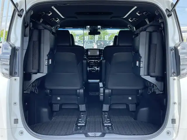 トヨタ ヴェルファイア Z ゴールデンアイズ 道央・札幌 2020(令2)年 4.3万km ホワイトパールクリスタルシャイン ４WD/純正ディーラーOPナビ/CD/DVD/BT/フルセグ/プリクラッシュセーフティ/横滑り防止装置/レーダークルーズコントロール/レーンキープアシスト/クリアランスソナー/パーキングサポートブレーキ/ロードサインアシスト/バックカメラ/ビルトインETC2.0/アイドリングストップ/ECOMODE/nanoe/両側パワースライドドア/パワーバックドア/2列目オットマン/ハーフレザーシート/革巻きウッドコンビステアリング/ステアリングリモコン/AC100V/電動パーキング/ブレーキホールド/MTモード付AT/プッシュスタート/スマートキー/LEDヘッドライト/オートライト/オートハイビーム/フォグランプ/電動格納ミラー/ウィンカーミラー/フロアマット/ドアバイザー/スペアキー