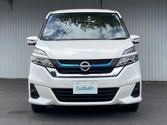 日産 セレナ e－パワー XV 長野県 2018(平30)年 2万km ブリリアントホワイトパール 純正９インチメモリナビフルセグTV/プロパイロット/エマージェンシーブレーキ/全方位カメラ/両側パワースライドドア/デジタルインナーミラー/純正15インチアルミ/セーフティパックB/LEDヘッドライト/ETC/保証書