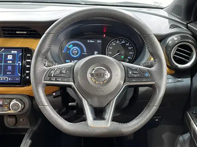 日産 キックス X ツートーンインテリアED 愛知県 2021(令3)年 2.6万km ピュアブラック 純正９インチナビ/プロパイロット/アラウンドビューモニター/衝突軽減ブレーキ/レーダークルーズコントロール/ビルトインＥＴＣ/シートヒーター/ハンドルヒーター/デジタルインナーミラー/コーナーセンサー/車線離脱警報