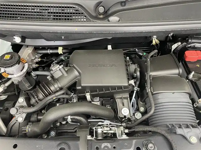 ホンダ Ｎ ＢＯＸ カスタム ターボ 滋賀県 2024(令6)年 0.5万km ミッドナイトブルービームM 禁煙車/純正9型ナビ/（BT/CD/DVD/AppleCarPlay/AndroidAuto/フルセグ）/両側電動スライドドア/前方ドライブレコーダー/バックカメラ/ETC/ホンダセンシング/・衝突軽減ブレーキ（CMBS）/・誤発進抑制機能（前方・後方）/・歩行者事故低減ステアリング/・路外逸脱抑制機能/・アダプティブクルーズコントロール（ACC）/・車線維持支援システム（LKAS）/・先行車発進お知らせ機能/・標識認識機能/・オートハイビーム/パドルシフト/ハーフレザー/電動パーキング/オートホールド/オートエアコン/USB（Type-A/Type-C）/スマートキー/スペアキー/オートライト/LEDヘッドライト
