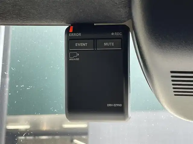 ホンダ Ｎ ＢＯＸ カスタム ターボ 滋賀県 2024(令6)年 0.5万km ミッドナイトブルービームM 禁煙車/純正9型ナビ/（BT/CD/DVD/AppleCarPlay/AndroidAuto/フルセグ）/両側電動スライドドア/前方ドライブレコーダー/バックカメラ/ETC/ホンダセンシング/・衝突軽減ブレーキ（CMBS）/・誤発進抑制機能（前方・後方）/・歩行者事故低減ステアリング/・路外逸脱抑制機能/・アダプティブクルーズコントロール（ACC）/・車線維持支援システム（LKAS）/・先行車発進お知らせ機能/・標識認識機能/・オートハイビーム/パドルシフト/ハーフレザー/電動パーキング/オートホールド/オートエアコン/USB（Type-A/Type-C）/スマートキー/スペアキー/オートライト/LEDヘッドライト