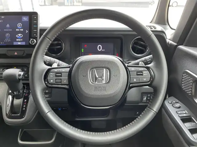 ホンダ Ｎ ＢＯＸ カスタム ターボ 滋賀県 2024(令6)年 0.5万km ミッドナイトブルービームM 禁煙車/純正9型ナビ/（BT/CD/DVD/AppleCarPlay/AndroidAuto/フルセグ）/両側電動スライドドア/前方ドライブレコーダー/バックカメラ/ETC/ホンダセンシング/・衝突軽減ブレーキ（CMBS）/・誤発進抑制機能（前方・後方）/・歩行者事故低減ステアリング/・路外逸脱抑制機能/・アダプティブクルーズコントロール（ACC）/・車線維持支援システム（LKAS）/・先行車発進お知らせ機能/・標識認識機能/・オートハイビーム/パドルシフト/ハーフレザー/電動パーキング/オートホールド/オートエアコン/USB（Type-A/Type-C）/スマートキー/スペアキー/オートライト/LEDヘッドライト
