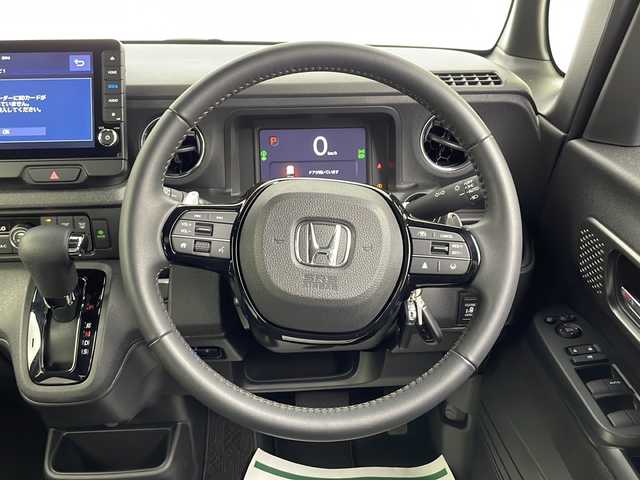 ホンダ Ｎ ＢＯＸ カスタム ターボ 大阪府 2024(令6)年 0.5万km ミッドナイトブルービームM 禁煙車/純正9型ナビ/（BT/CD/DVD/AppleCarPlay/AndroidAuto/フルセグ）/両側電動スライドドア/前方ドライブレコーダー/バックカメラ/ETC/ホンダセンシング/・衝突軽減ブレーキ（CMBS）/・誤発進抑制機能（前方・後方）/・歩行者事故低減ステアリング/・路外逸脱抑制機能/・アダプティブクルーズコントロール（ACC）/・車線維持支援システム（LKAS）/・先行車発進お知らせ機能/・標識認識機能/・オートハイビーム/パドルシフト/ハーフレザー/電動パーキング/オートホールド/オートエアコン/USB（Type-A/Type-C）/スマートキー/スペアキー/オートライト/LEDヘッドライト