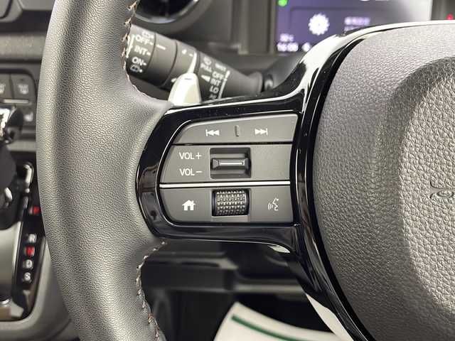 ホンダ Ｎ ＢＯＸ カスタム ターボ 大阪府 2024(令6)年 0.5万km ミッドナイトブルービームM 禁煙車/純正9型ナビ/（BT/CD/DVD/AppleCarPlay/AndroidAuto/フルセグ）/両側電動スライドドア/前方ドライブレコーダー/バックカメラ/ETC/ホンダセンシング/・衝突軽減ブレーキ（CMBS）/・誤発進抑制機能（前方・後方）/・歩行者事故低減ステアリング/・路外逸脱抑制機能/・アダプティブクルーズコントロール（ACC）/・車線維持支援システム（LKAS）/・先行車発進お知らせ機能/・標識認識機能/・オートハイビーム/パドルシフト/ハーフレザー/電動パーキング/オートホールド/オートエアコン/USB（Type-A/Type-C）/スマートキー/スペアキー/オートライト/LEDヘッドライト