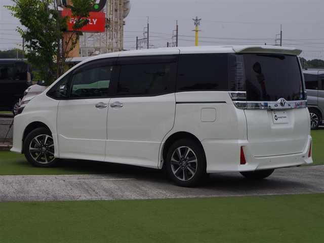 トヨタ ヴォクシー ZS 煌Ⅱ 千葉県 2020(令2)年 4.7万km ホワイトパールクリスタルシャイン Toyota Safety Sense/・プリクラッシュセーフティ/・レーンディパーチャーアラート/・オートハイビーム/クルーズコントロール/アイドリングストップ/両側パワースライドドア/純正SDナビ/地デジTV/【DVD/CD再生機能　Bluetooth接続】/バックカメラ/ドライブレコーダー/フリップダウンモニター/革巻きステアリング/ETC（2.0）/LEDヘッドライト/ウインカーミラー/クリアランスソナー/純正16インチアルミホイル/スマートキー