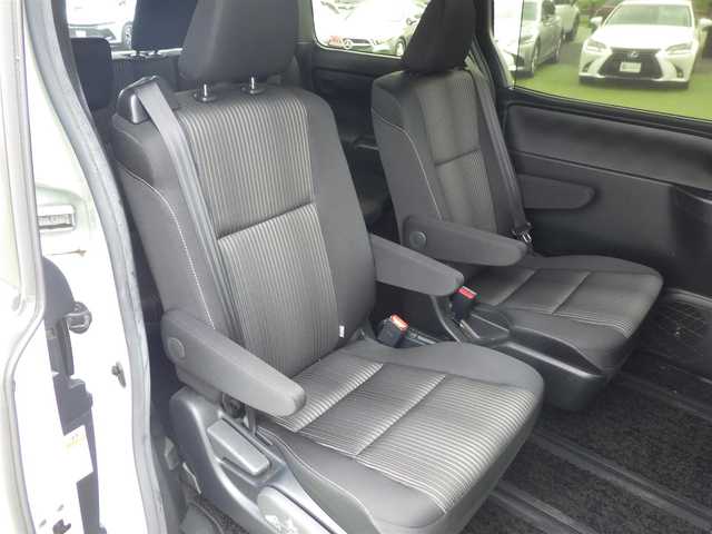 トヨタ ヴォクシー ZS 煌Ⅱ 千葉県 2020(令2)年 4.7万km ホワイトパールクリスタルシャイン Toyota Safety Sense/・プリクラッシュセーフティ/・レーンディパーチャーアラート/・オートハイビーム/クルーズコントロール/アイドリングストップ/両側パワースライドドア/純正SDナビ/地デジTV/【DVD/CD再生機能　Bluetooth接続】/バックカメラ/ドライブレコーダー/フリップダウンモニター/革巻きステアリング/ETC（2.0）/LEDヘッドライト/ウインカーミラー/クリアランスソナー/純正16インチアルミホイル/スマートキー