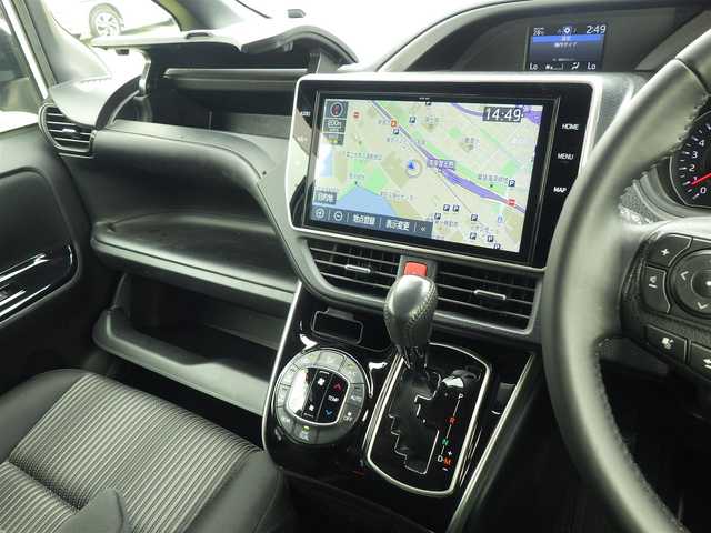 トヨタ ヴォクシー ZS 煌Ⅱ 千葉県 2020(令2)年 4.7万km ホワイトパールクリスタルシャイン Toyota Safety Sense/・プリクラッシュセーフティ/・レーンディパーチャーアラート/・オートハイビーム/クルーズコントロール/アイドリングストップ/両側パワースライドドア/純正SDナビ/地デジTV/【DVD/CD再生機能　Bluetooth接続】/バックカメラ/ドライブレコーダー/フリップダウンモニター/革巻きステアリング/ETC（2.0）/LEDヘッドライト/ウインカーミラー/クリアランスソナー/純正16インチアルミホイル/スマートキー