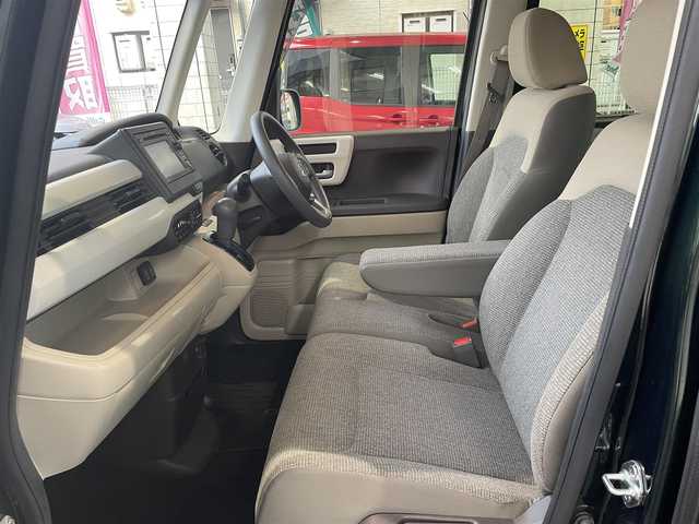ホンダ Ｎ ＢＯＸ G L ホンダセンシング 愛知県 2018(平30)年 4.1万km ブリティッシュグリーンP ワンオーナー/純正ディスプレイオーディオ〈WX-171C〉/・CD／地デジTV/ホンダセンシング/・衝突軽減ブレーキ/・誤発進抑制機能/・後方誤発進抑制機能/・アダプティブクルーズコントロール/・先行車発進お知らせ機能/・オートハイビーム/片側パワースライドドア/ETC/バックカメラ/LEDヘッドライト/スマートキー×２