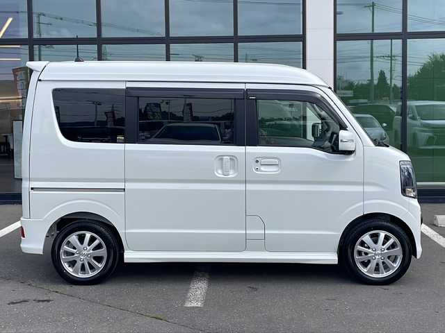 スズキ エブリィ ワゴン PZターボ 静岡県 2025(令7)年 0.1千km パールホワイト ・純正ディスプレイオーディオ/（Bluetooth・FM・AM)/・バックカメラ/・片側パワースライドドア/・スマートキー/・プッシュスタート/・リアヒーター/・純正フロアマット/・アイドリングストップ/・ドアバイザー/・電動格納ミラー/・横滑り防止機能/・オートライト/・運転席シートヒーター/・フォグライト/・ステアリングスイッチ/・衝突軽減システム/・レーンキープアシスト/・コーナーセンサー（後）/・保証書