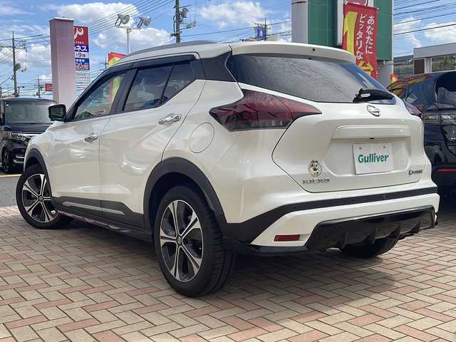 日産 キックス X ツートーンインテリアED 鳥取県 2020(令2)年 8.8万km ブリリアントホワイトパール ワンオーナー/スマートキーx２個/プロパイロット/ツートンレザーシート/デジタルインナーミラー/プリクラッシュセーフティ/レーンデパーチャーアラート/アダクティブクルーズ/全方位カメラ/インテリソナー/メーカー８インチナビ/フルセグ・Bluetooth/ステアリングヒーター/シートヒーター/LEDヘッドライト/LEDフォグ/保証書・取説