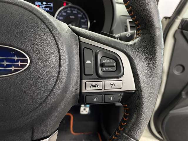 スバル インプレッサ ＸＶ 2．0i－L アイサイト 鹿児島県 2016(平28)年 4.6万km クリスタルホワイトP ワンオーナー/社外7インチメモリナビ/（AM/FM/CD/DVD/Bluetooth）/フルセグテレビ/アイサイト/バックカメラ/ブラインドスポットモニター/パドルシフト/ステアリングリモコン/LEDヘッドライト/フォグライト/ドアバイザー/スマートキー/革巻きステアリング