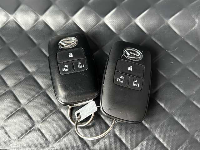 ダイハツ タント カスタム X セレクション 島根県 2020(令2)年 5万km シャイニングホワイトパール 純正ナビ/Bluetooth・AM・FM・CD・DVD/フルセグTV/両側パワースライドドア/シートヒーター(運転席・助手席)/ロングスライドシート/バックカメラ/オートライト/LEDヘッドライト/LEDフォグランプ/前後コーナーセンサー/横滑り防止装置/レーンキープアシスト/盗難防止装置/シートバックテーブル/ロールサンシェード/ハーフレザーシート/プッシュスタート/スペアキー×1/ステアリングスイッチ/純正14インチAW/アイドリングストップ/ウィンカーミラー