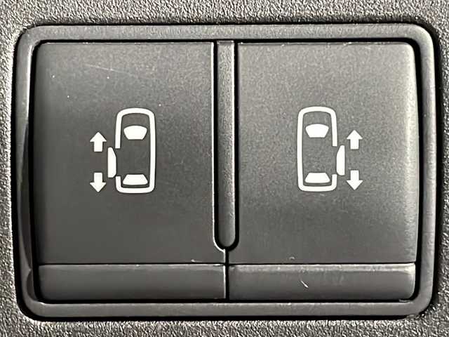日産 セレナ ハイウェイスター Vセレクション 広島県 2018(平30)年 5.9万km アズライトブルー 純正９型ナビ/後席フリップダウンモニター/アラウンドビューモニター/パーキングアシスト/インテリジェントルームミラー/レーダークルーズコントロール/両側パワースライドドア/ＥＴＣ/前後ドラレコ/ＬＥＤヘッドライト/コーナーセンサー/純正16インチアルミホイール(195/60/R16)/エアバッグ(運転席/助手席/サイド/カーテン)