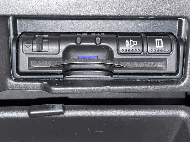 日産 セレナ ハイウェイスター Vセレクション 広島県 2018(平30)年 5.9万km アズライトブルー 純正９型ナビ/後席フリップダウンモニター/アラウンドビューモニター/パーキングアシスト/インテリジェントルームミラー/レーダークルーズコントロール/両側パワースライドドア/ＥＴＣ/前後ドラレコ/ＬＥＤヘッドライト/コーナーセンサー/純正16インチアルミホイール(195/60/R16)/エアバッグ(運転席/助手席/サイド/カーテン)