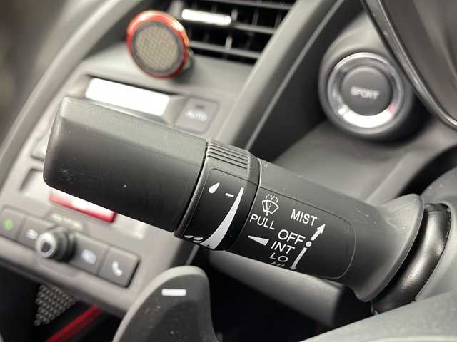 ホンダ Ｓ６６０ α 栃木県 2016(平28)年 9.2万km プレミアムスターホワイトパール ModuloXフロントフェイスキット(純正オプション￥110/000)/LEDフォグライト(純正オプション￥44/000)/ロッソモデロマフラー(￥99/000相当)/ロールトップ(赤)/バックカメラ/ETC/クルーズコントロール/パドルシフト/ハーフレザーシート(合皮)/本革巻きステアリングホイール/LEDヘッドライト/オートライト/純正インチアルミホイール(F:15インチ・R:16インチ)/フロアマット/USBソケット×1/HDMI端子×1/手動格納ドアミラー/サイドエアバッグ/スマートキー×1本/フロアマット/横滑り防止装置/ロールトップ黒、純正マフラー別途有/保証書