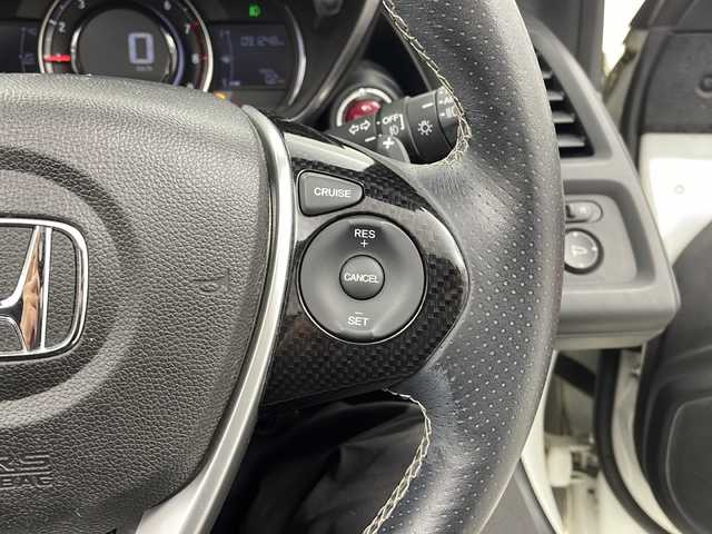 ホンダ Ｓ６６０ α 栃木県 2016(平28)年 9.2万km プレミアムスターホワイトパール ModuloXフロントフェイスキット(純正オプション￥110/000)/LEDフォグライト(純正オプション￥44/000)/ロッソモデロマフラー(￥99/000相当)/ロールトップ(赤)/バックカメラ/ETC/クルーズコントロール/パドルシフト/ハーフレザーシート(合皮)/本革巻きステアリングホイール/LEDヘッドライト/オートライト/純正インチアルミホイール(F:15インチ・R:16インチ)/フロアマット/USBソケット×1/HDMI端子×1/手動格納ドアミラー/サイドエアバッグ/スマートキー×1本/フロアマット/横滑り防止装置/ロールトップ黒、純正マフラー別途有/保証書