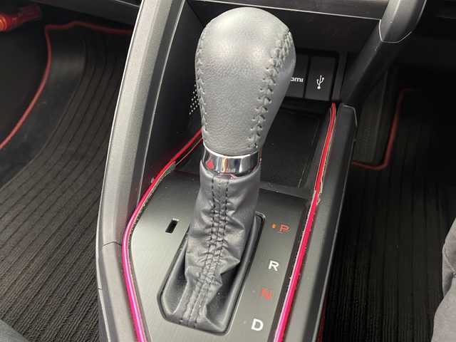 ホンダ Ｓ６６０ α 栃木県 2016(平28)年 9.2万km プレミアムスターホワイトパール ModuloXフロントフェイスキット(純正オプション￥110/000)/LEDフォグライト(純正オプション￥44/000)/ロッソモデロマフラー(￥99/000相当)/ロールトップ(赤)/バックカメラ/ETC/クルーズコントロール/パドルシフト/ハーフレザーシート(合皮)/本革巻きステアリングホイール/LEDヘッドライト/オートライト/純正インチアルミホイール(F:15インチ・R:16インチ)/フロアマット/USBソケット×1/HDMI端子×1/手動格納ドアミラー/サイドエアバッグ/スマートキー×1本/フロアマット/横滑り防止装置/ロールトップ黒、純正マフラー別途有/保証書